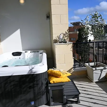 Fl 3 Ta'lonza Luxury With Hot Tub By Homely *