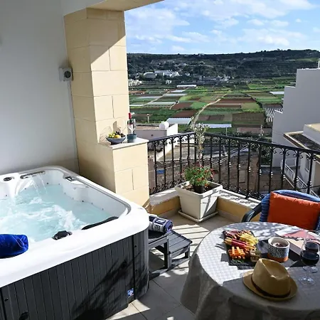 Fl 3 Ta'lonza Luxury With Hot Tub By Homely *
