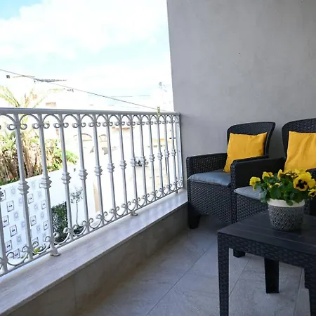 Fl 3 Ta'lonza Luxury With Hot Tub By Homely