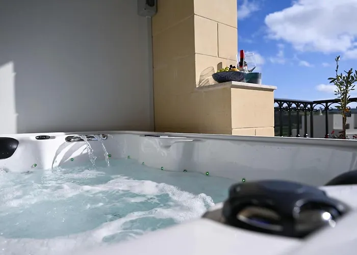 Fl 3 Ta'lonza Luxury With Hot Tub By Homely Appartement *