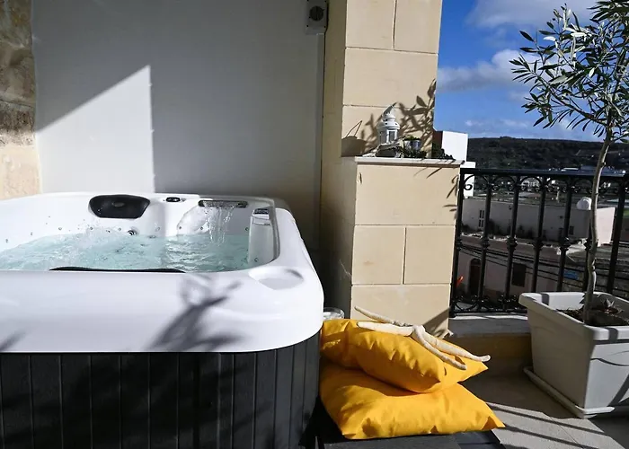Fl 3 Ta'lonza Luxury With Hot Tub By Homely Mellieħa